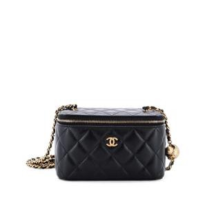 Маленький клатч Pearl Crush Vanity Case with Chain Quilted Lambskin
