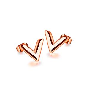 Серьги-гвоздики V-Style в розовом золоте