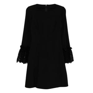 Короткое кружевное платье