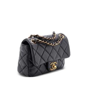 Мини-сумка через плечо Textured CC Classic Single Flap Bag Quilted Caviar