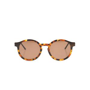Солнцезащитные очки в круглой оправе