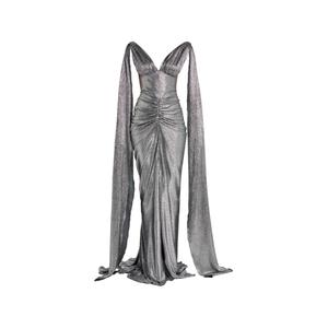 Платье с V-образным вырезом