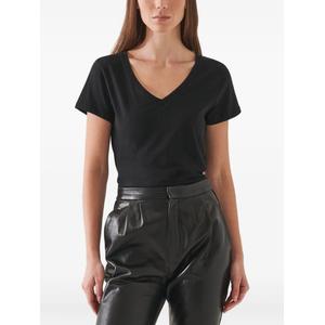 Футболка с V-образным вырезом