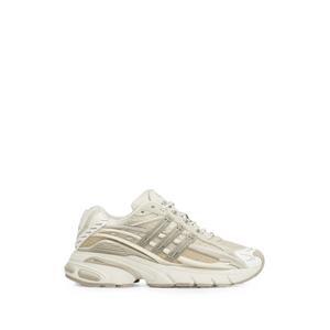 Кроссовки Adistar Jellyfish из коллаборации с Фарреллом Уильямсом