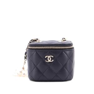Стеганый мини-клатч Pearl Crush Vanity Case with Chain Quilted Lambskin