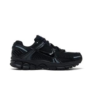 Бег для производительности Nike Wmns Air Zoom Vomero 5 'Black Metallic Silver Anthracite'