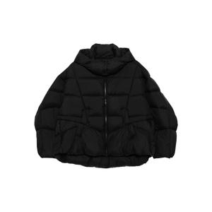 Укороченный пуховик