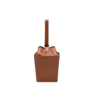 Сумка Leather Strap Box Bag (2021 год)