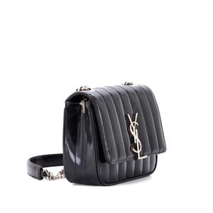 Маленькая сумка через плечо Vicky Crossbody Bag Vertical Quilted Patent Small