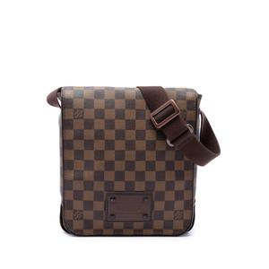 Сумка через плечо Damier Ebene Brooklyn PM (2009 год)