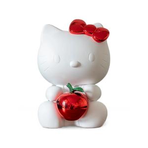 Скульптура Hello Kitty в форме сердца