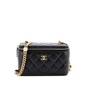 Маленький клатч Classic Vanity Case with Resin Pearl Chain Quilted Lambskin