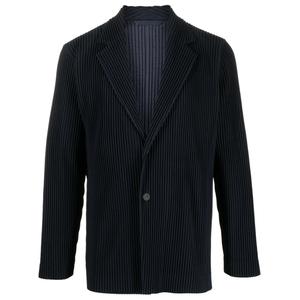 Пиджак с заостренными лацканами