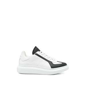 Кроссовки Oversized на шнуровке