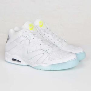 Лайфстайл теннисные Nike Air Tech Challenge 3