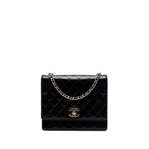 Сумка через плечо Quilted Patent Square Flap с логотипом CC (2011 год)