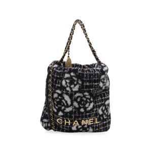 Стеганая сумка Camellia Chanel 22