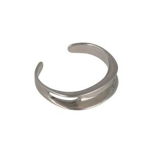 Браслеты Ferragamo Асимметричный скульптурный браслет 'Silver'
