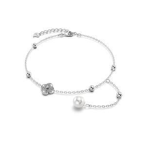 Браслет-шарм Diamonelle Clover Pearl Charm с клевером и жемчугом, серебристый