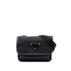 Сумка через плечо Re Nylon and Saffiano Pouch (2013-2026 годы)