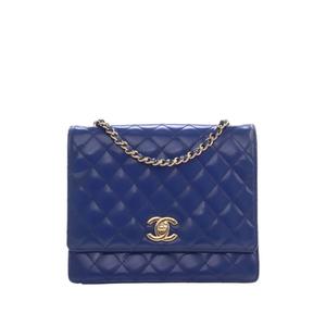 Сумка через плечо Quilted Patent Square Flap с логотипом CC (2011 год)