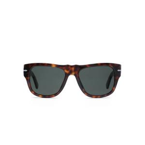 Солнцезащитные очки из коллаборации с Persol