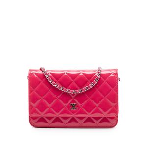 Сумка через плечо CC Quilted Patent Wallet on Chain (2014 год)