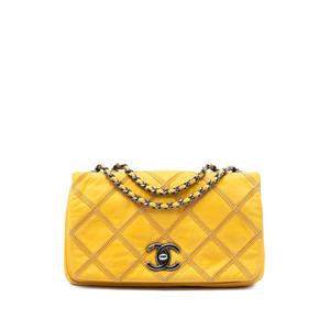 Сумка на плечо CC Iridescent Calfskin Diamond Stitch Flap (2012-2013 годы)
