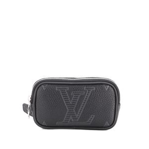Поясная сумка Signature Pocket Monogram Shadow Giant Taurillon Leather