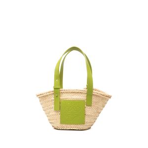 Маленькая сумка-тоут Raffia Anagram Basket (2023 год)