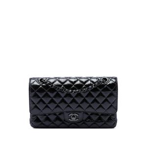 Сумка на плечо Classic Shiny Crumpled Calfskin So Black Double Flap среднего размера (2019 год)