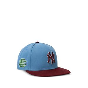 Кепка из коллаборации с New York Yankees и Eric Emanuel