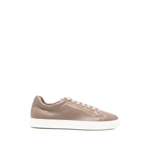 Кроссовки на шнуровке