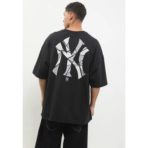 Футболка оверсайз с коротким рукавом New York Yankees Shattered Logo