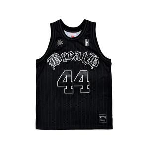 Топ с логотипом BB из коллаборации с Mitchell&Ness