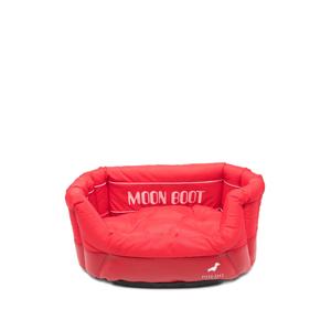 Лежак для собаки с логотипом из коллаборации с Poldo Dog Couture