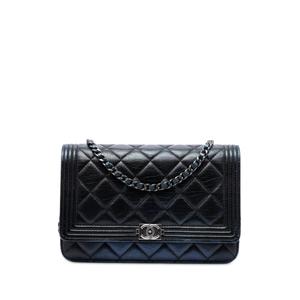 Сумка через плечо Quilted Aged Calfskin Boy Wallet On Chain (2015-2016 годы)