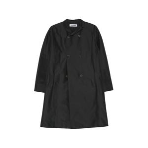 Двубортное пальто с заостренными лацканами