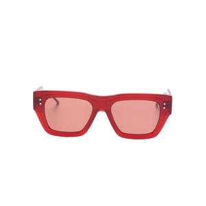 Солнцезащитные очки в квадратной оправе
