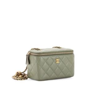 Маленький клатч Pearl Crush Vanity Case with Chain Quilted Lambskin