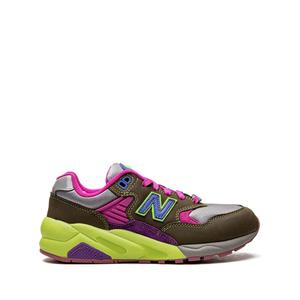 Кроссовки 580 Pink/Khaki из коллаборации с Stray Rats