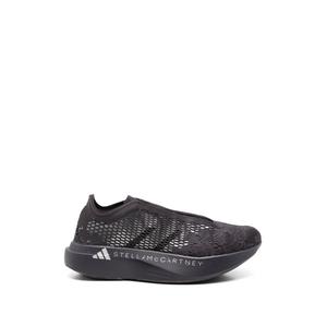 Кроссовки Adizero Evo из коллаборации с Stella McCartney