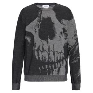 Свитер вязки интарсия с узором Skull