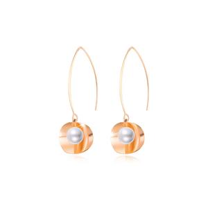 Серьги-крючки Earthy Pearl Core в розовом золоте