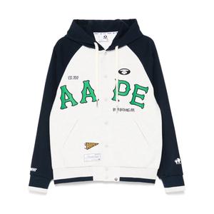 Куртка с нашивками