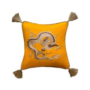 Подушка с вышивкой Dragon (50 x 50 см)