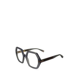Очки в геометричной оправе