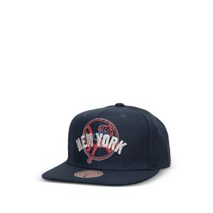 Кепка Yankees с вышивкой из коллаборации с MLB