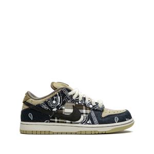 Кроссовки SB Dunk из коллаборации с Travis Scott