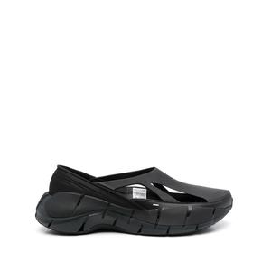 Слипоны с вырезами из коллаборации с Reebok